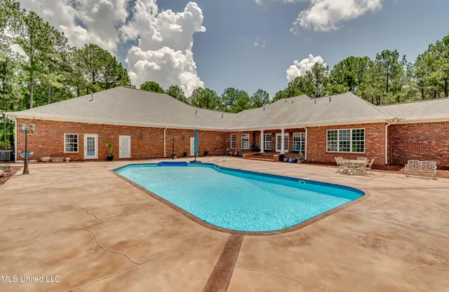 $1,499,000 | 123 Lakeshire Cove, Canton, MS 39046