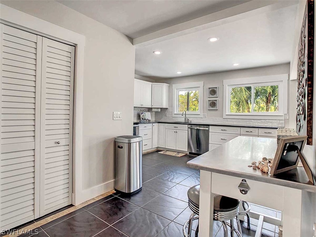 1294 Sand Castle Road Sanibel, FL 33957 - Photo 6 of 32 Gallery Image 6