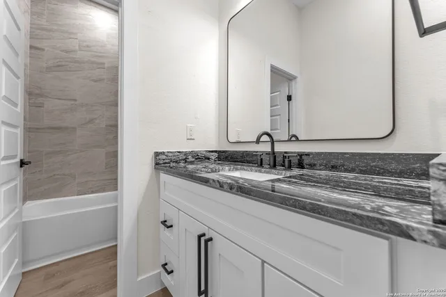 $1,650 | 110 Webb, Unit 201, San Antonio, TX 78223