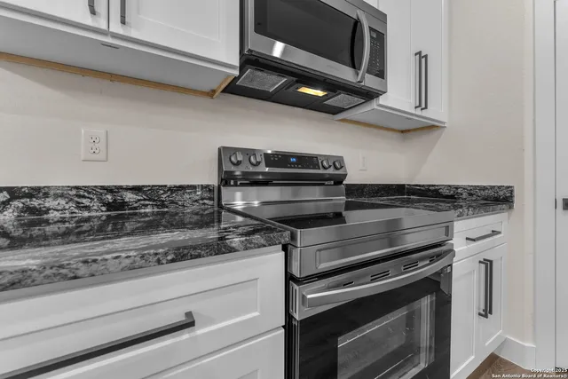 $1,650 | 110 Webb, Unit 201, San Antonio, TX 78223