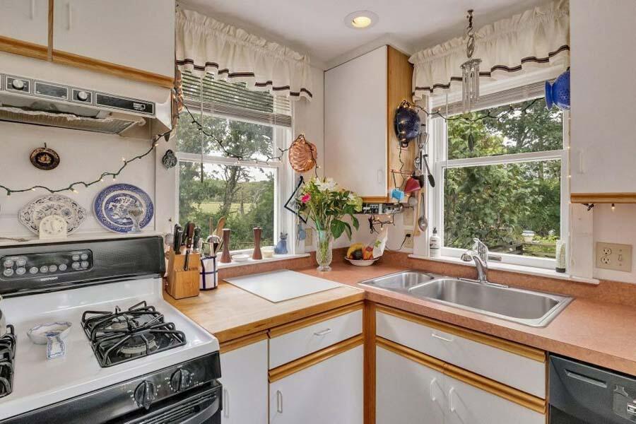 99 Bells Neck Road West Harwich, MA 02671 - Photo 8 of 44 20220825001143499979000000-o