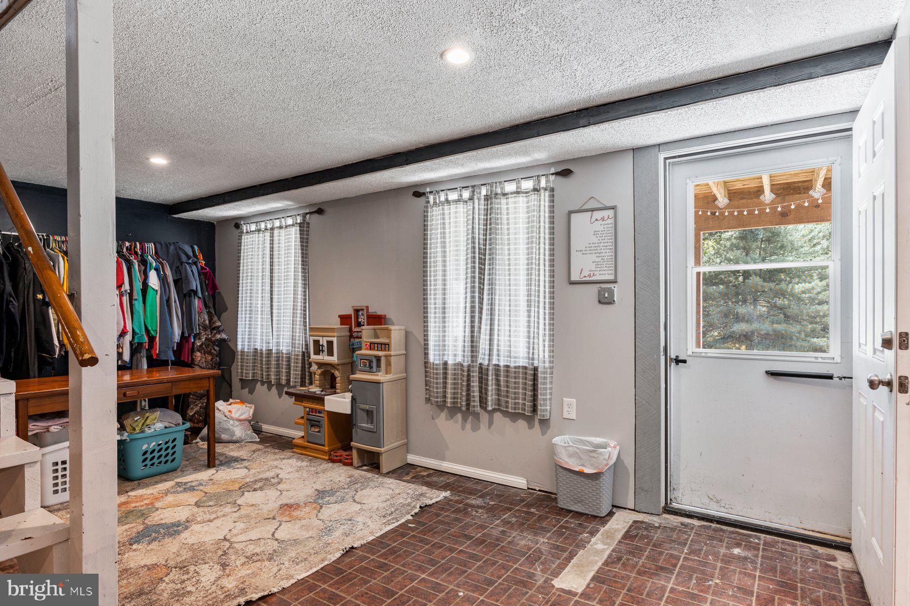 16417 Shinham Road Hagerstown, MD 21740 - Photo 26 of 43 Gallery Image 26