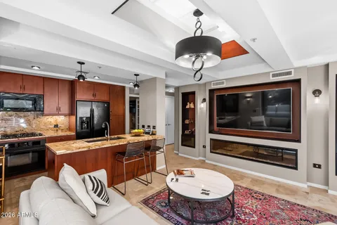 $549,000 | 7141 East Rancho Vista Drive, Unit 2014, Scottsdale, AZ 85251