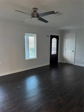 $1,800 | 534 Sulphur Street, Houston, TX 77034