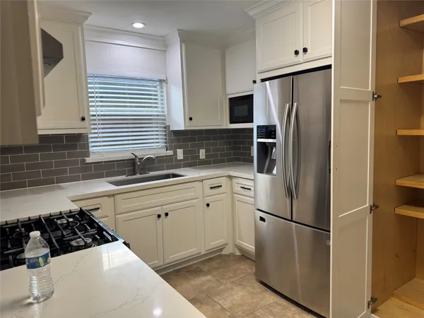 $1,800 | 534 Sulphur Street, Houston, TX 77034