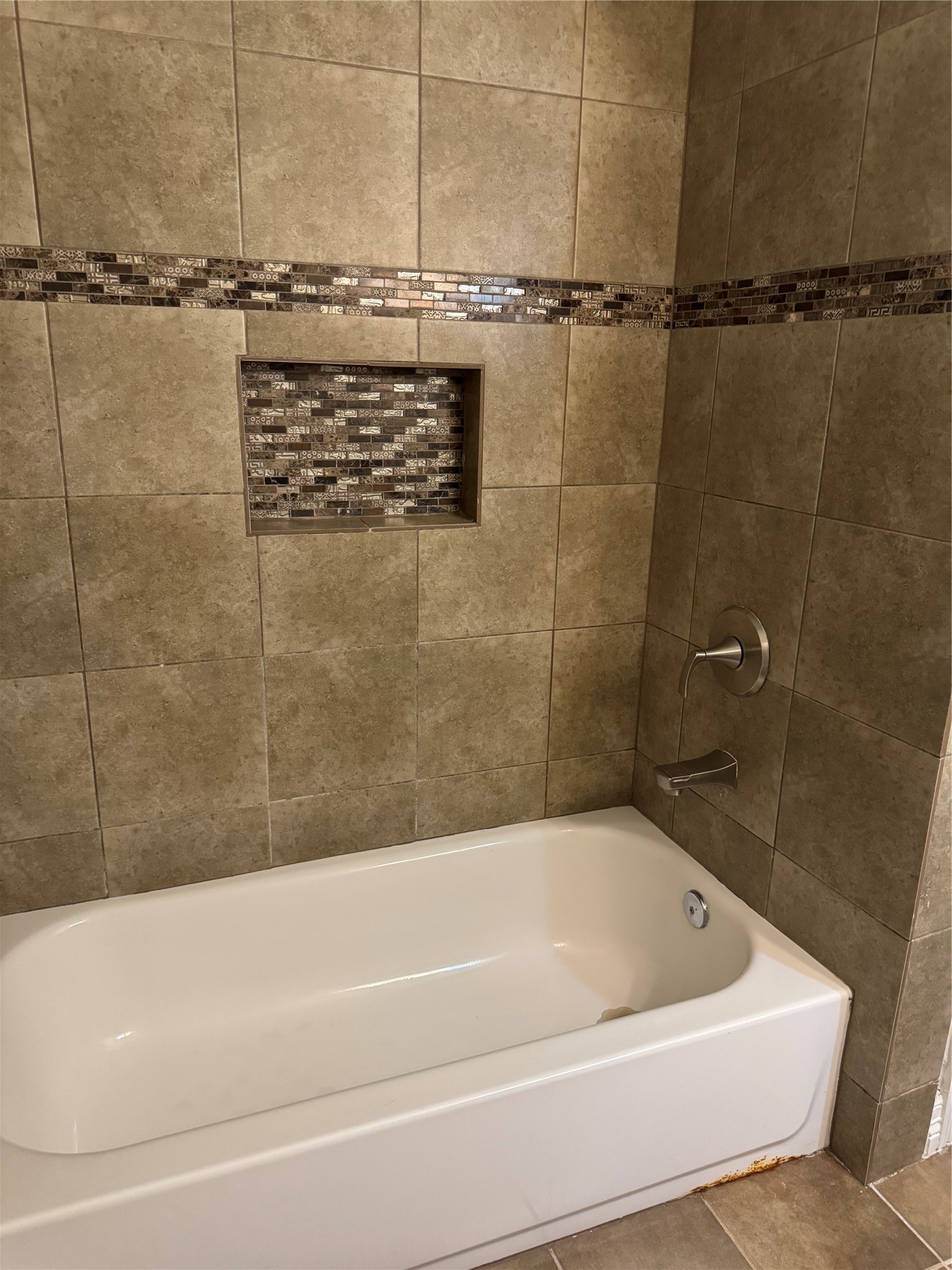 534 Sulphur Street Houston, TX 77034 - Photo 8 of 46 a bathroom with a bathtub and shower