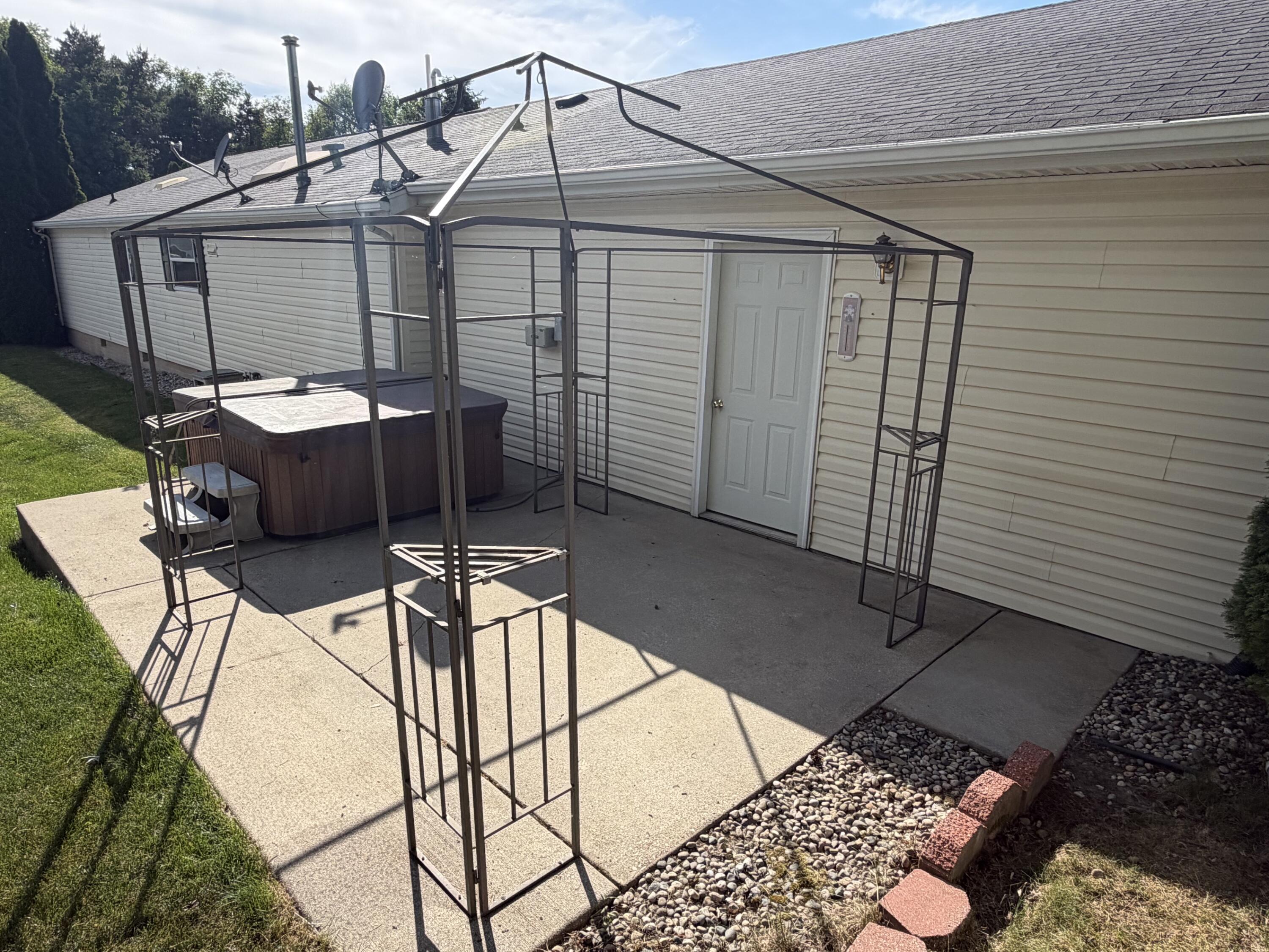 5229 Pine Arbor Ridge, Unit 66 Kalamazoo, MI 49004 - Photo 25 of 27 IMG_0818