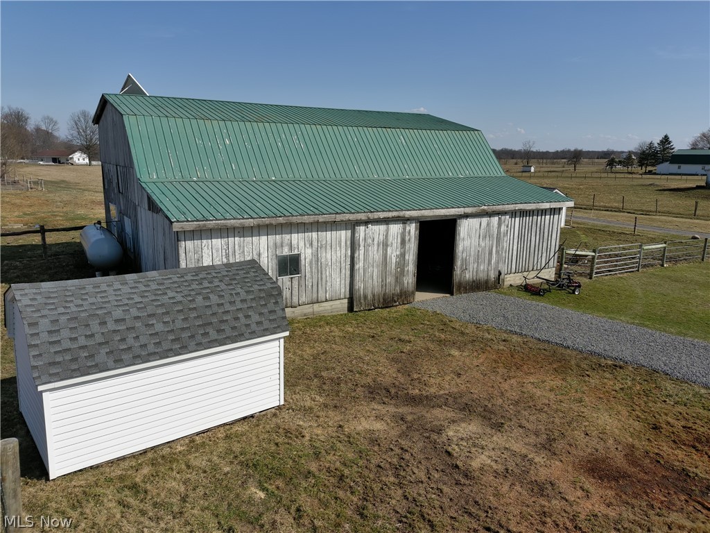 17061 Tavern Road Middlefield, OH 44062 - Photo 16 of 23