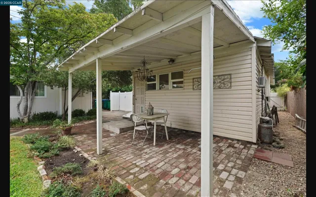 $2,600 | 511 Locust Street, Lodi, CA 95240