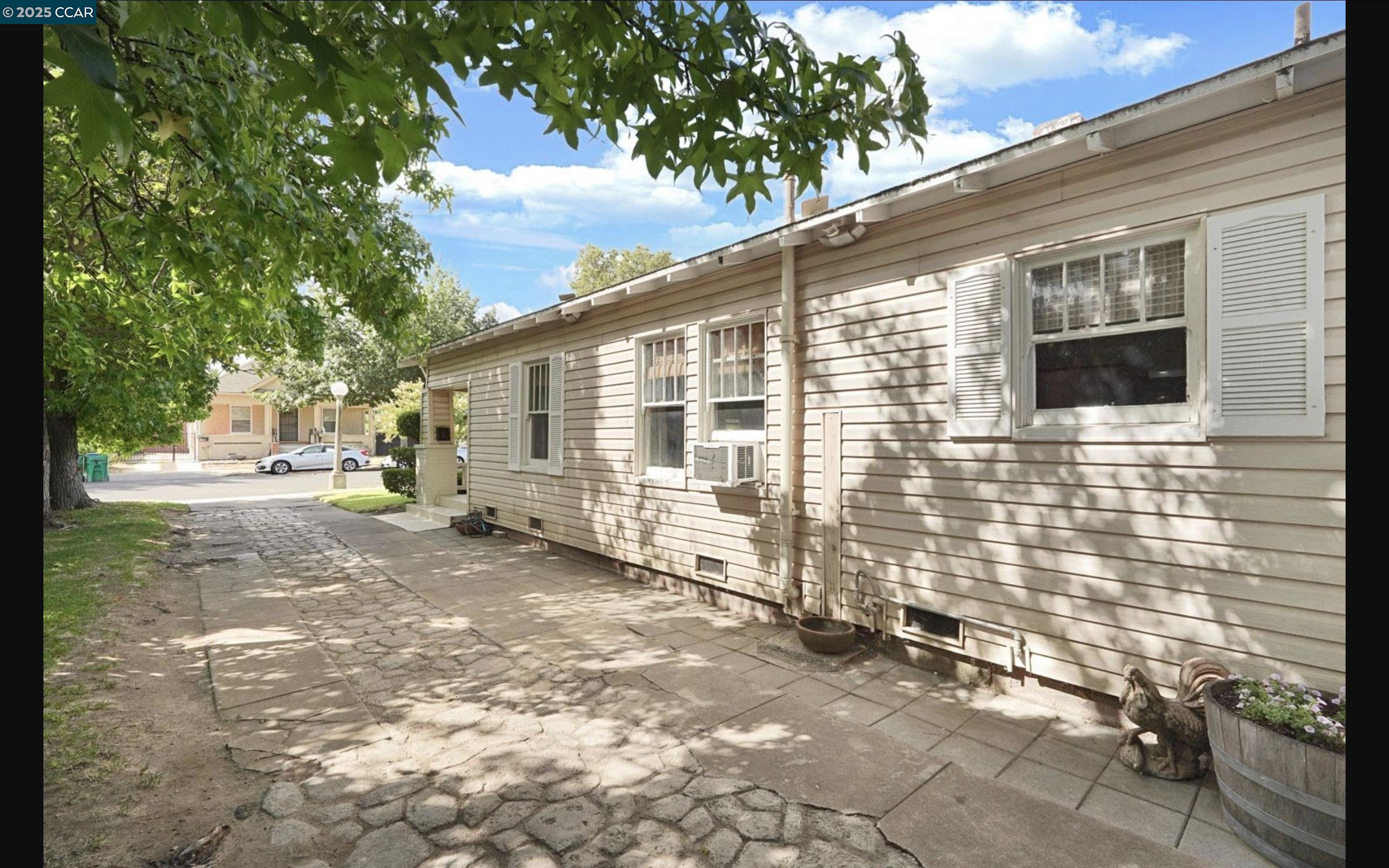 511 Locust Street Lodi, CA 95240 - Photo 4 of 5