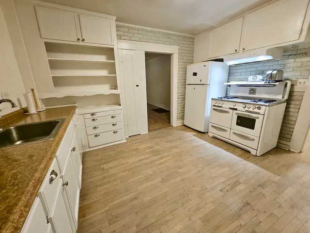 $2,600 | 511 Locust Street, Lodi, CA 95240