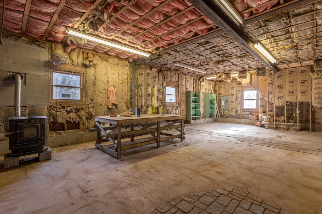 92 Leslie Road Rowley, MA 01969 - Photo 22 of 36 a swimming pool with outdoor seating