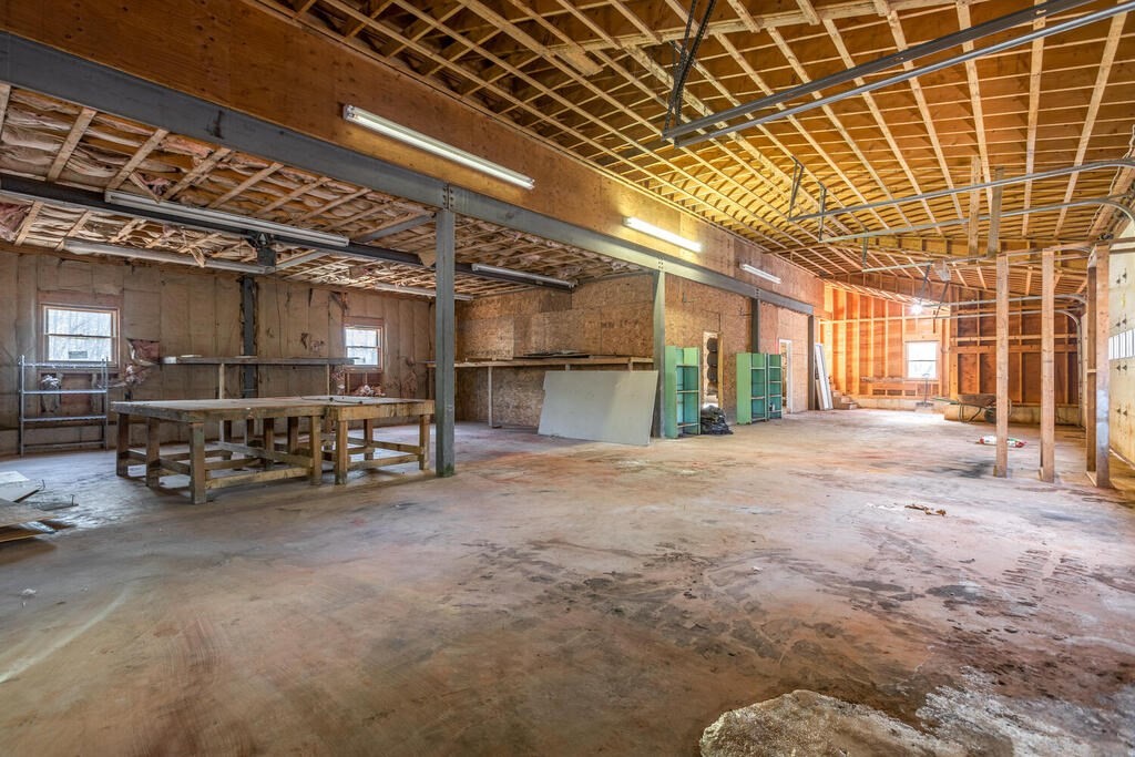 92 Leslie Road Rowley, MA 01969 - Photo 24 of 36 a view of parking garage with furniture