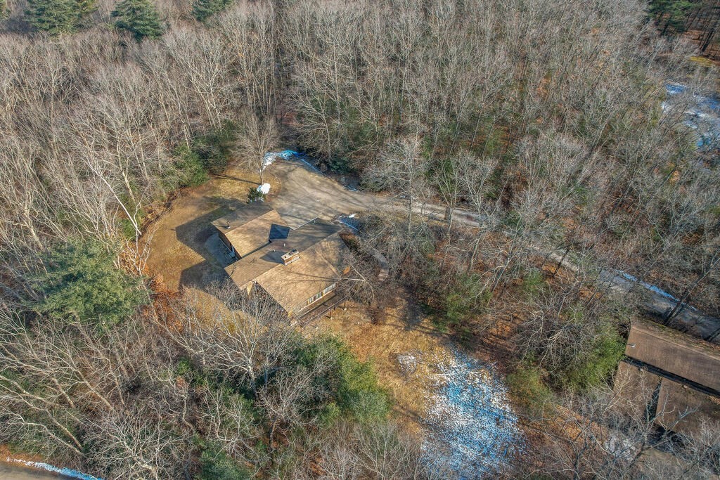 92 Leslie Road Rowley, MA 01969 - Photo 28 of 36 a backyard of a house