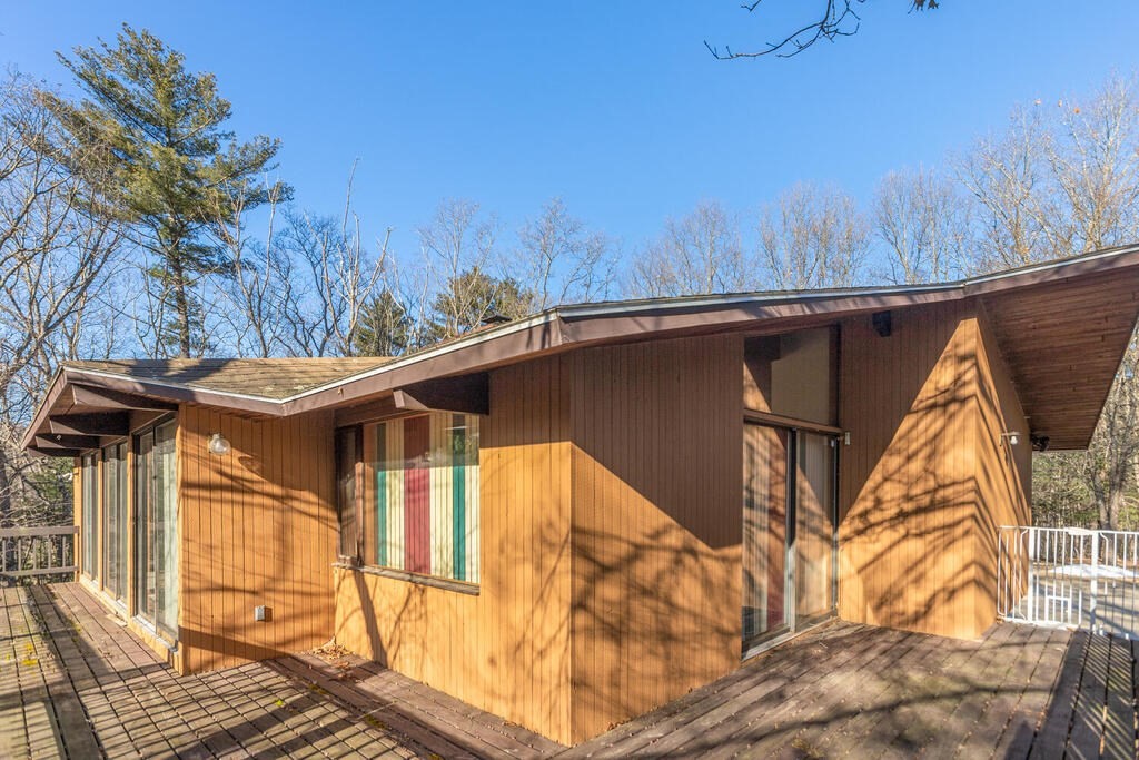 92 Leslie Road Rowley, MA 01969 - Photo 29 of 36 a view of a house with a large window