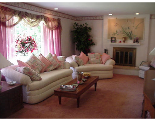 19 Old Barn Road West Springfield, MA 01089 - Photo 2 of 14 Gallery Image 2