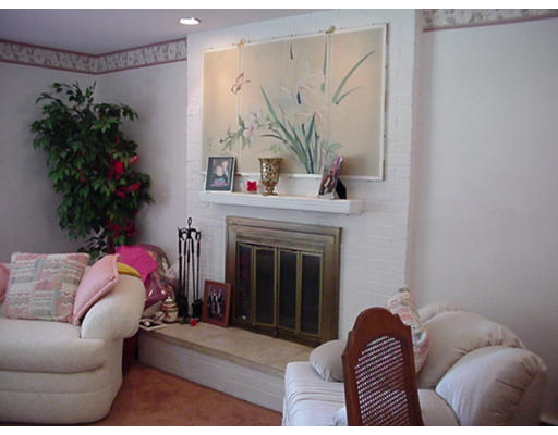 19 Old Barn Road West Springfield, MA 01089 - Photo 4 of 14 Gallery Image 4