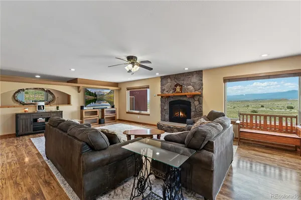 $894,500 | 507 Van Egmond Drive, Penrose, CO 81240