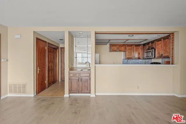 $3,200 | 880 West 1st Street, Unit 304, Los Angeles, CA 90012