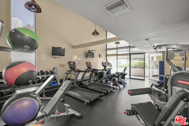 $3,200 | 880 West 1st Street, Unit 304, Los Angeles, CA 90012