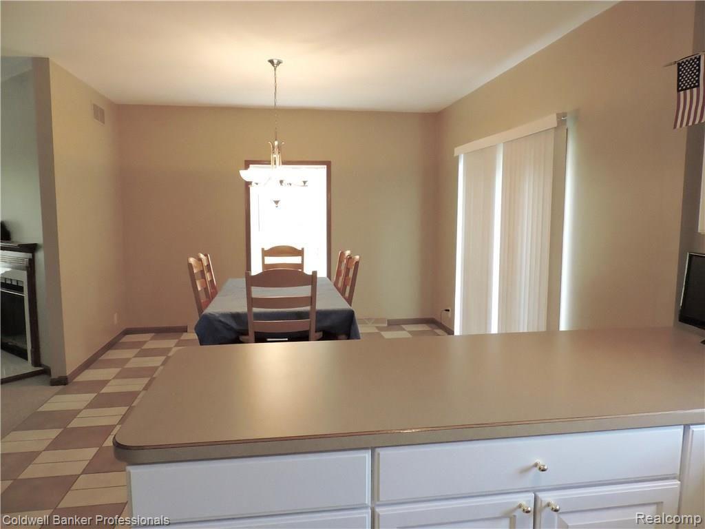 34211 24 Mile Road New Baltimore, MI 48047 - Photo 5 of 25 Lots of space for guests.