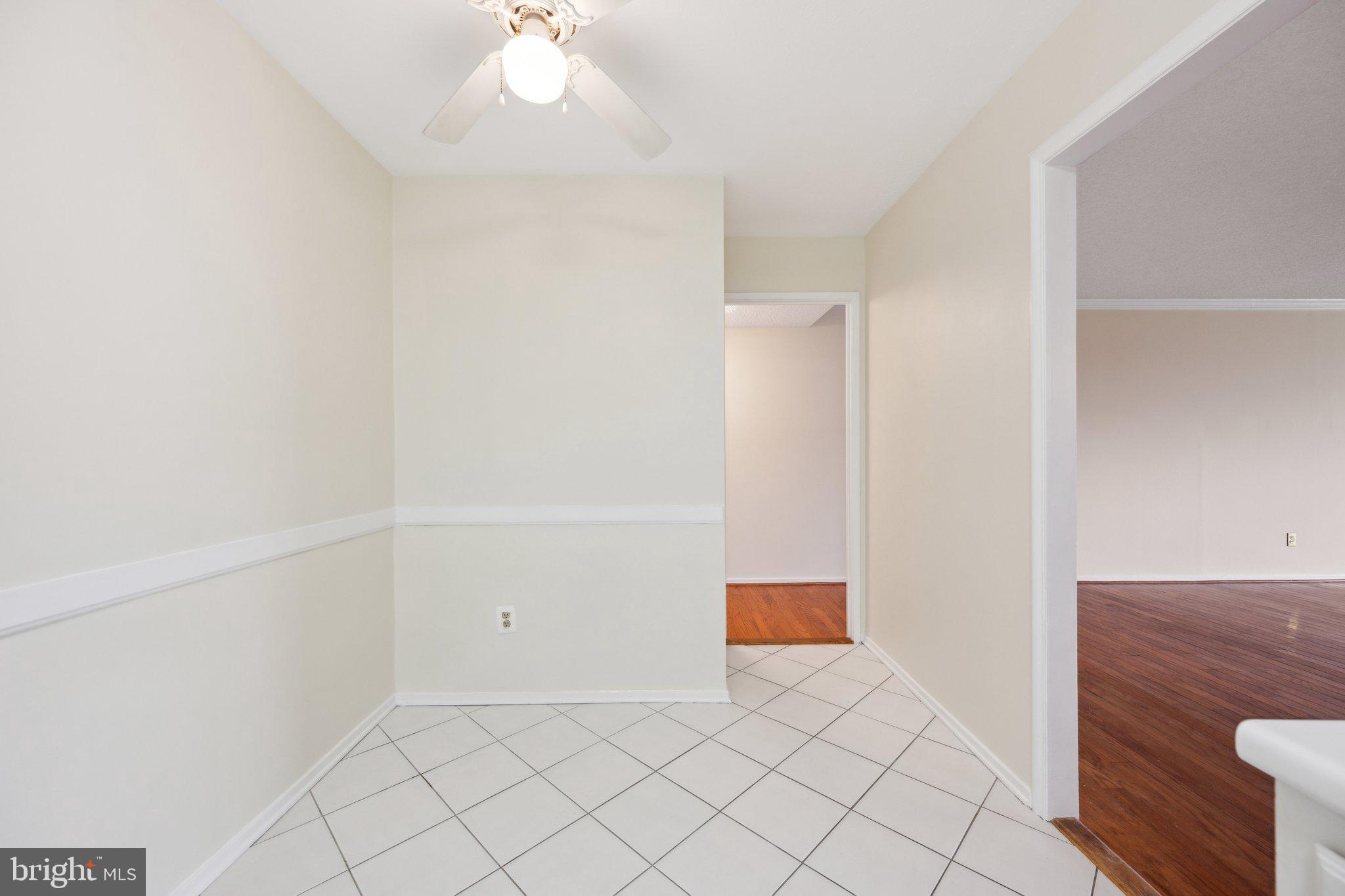 6101 Edsall Road, Unit 1408 Alexandria, VA 22304 - Photo 19 of 25 Kitchen Sitting Area