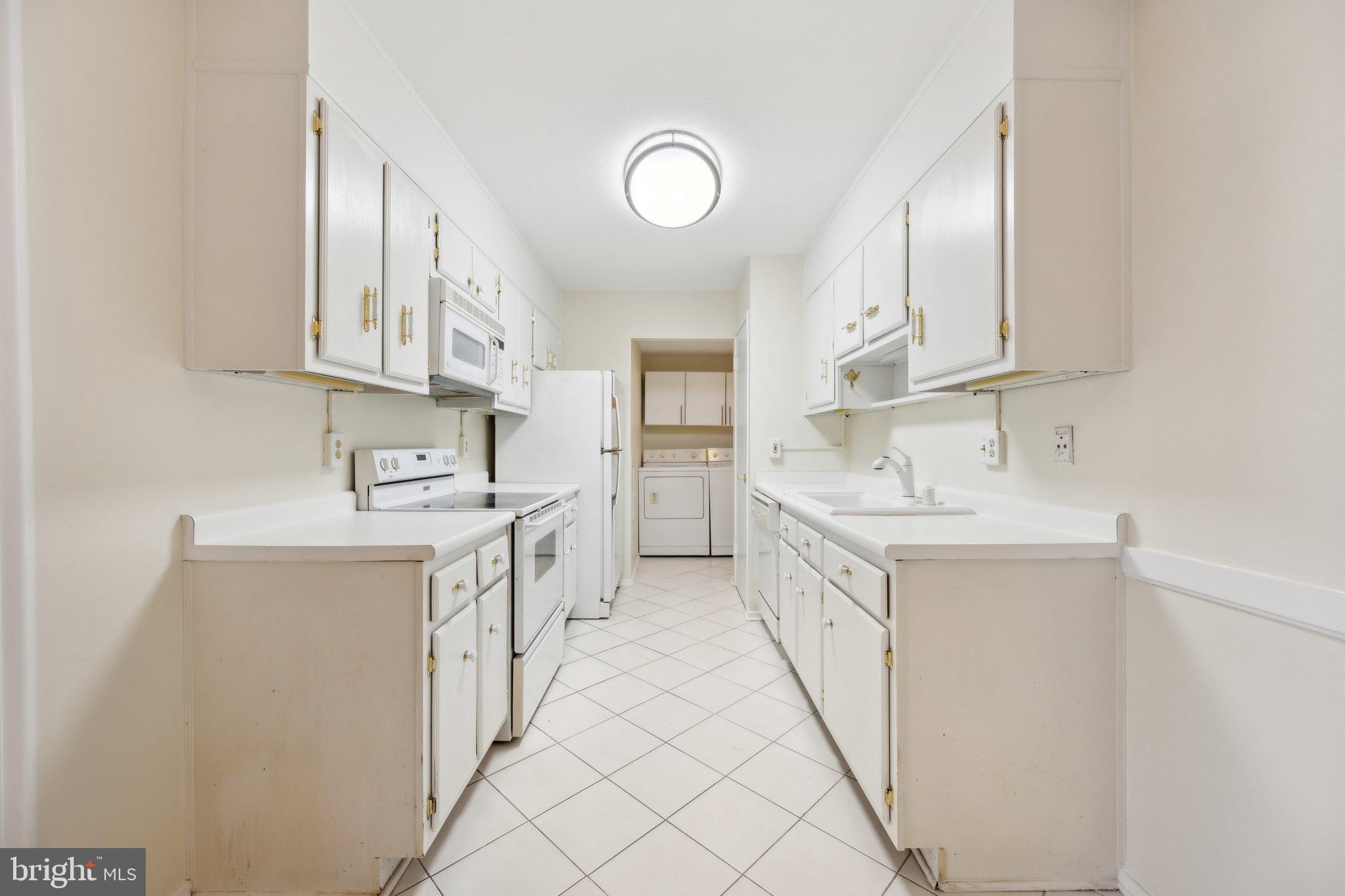 6101 Edsall Road, Unit 1408 Alexandria, VA 22304 - Photo 21 of 25 Kitchen