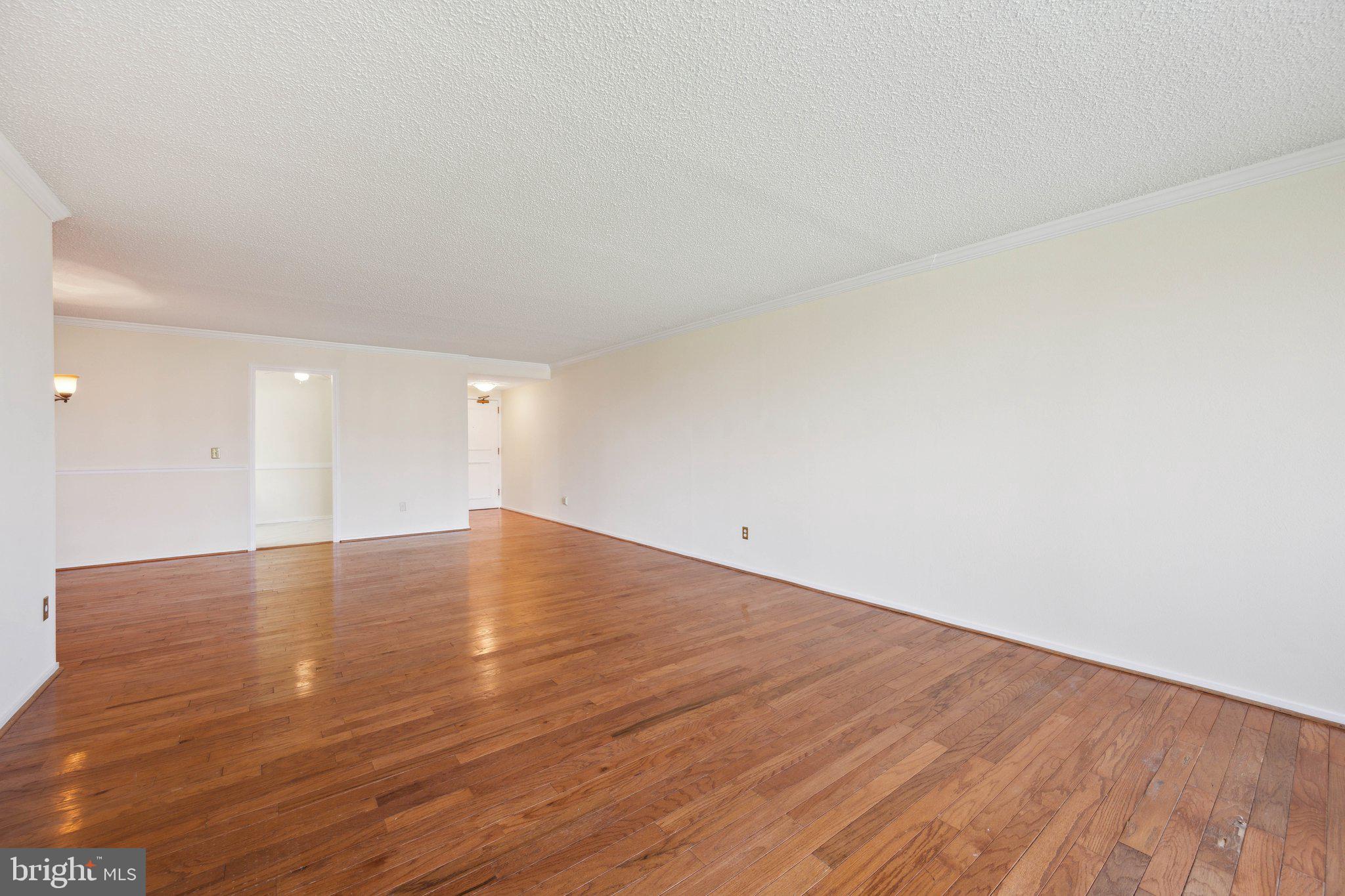6101 Edsall Road, Unit 1408 Alexandria, VA 22304 - Photo 5 of 25 Living Area
