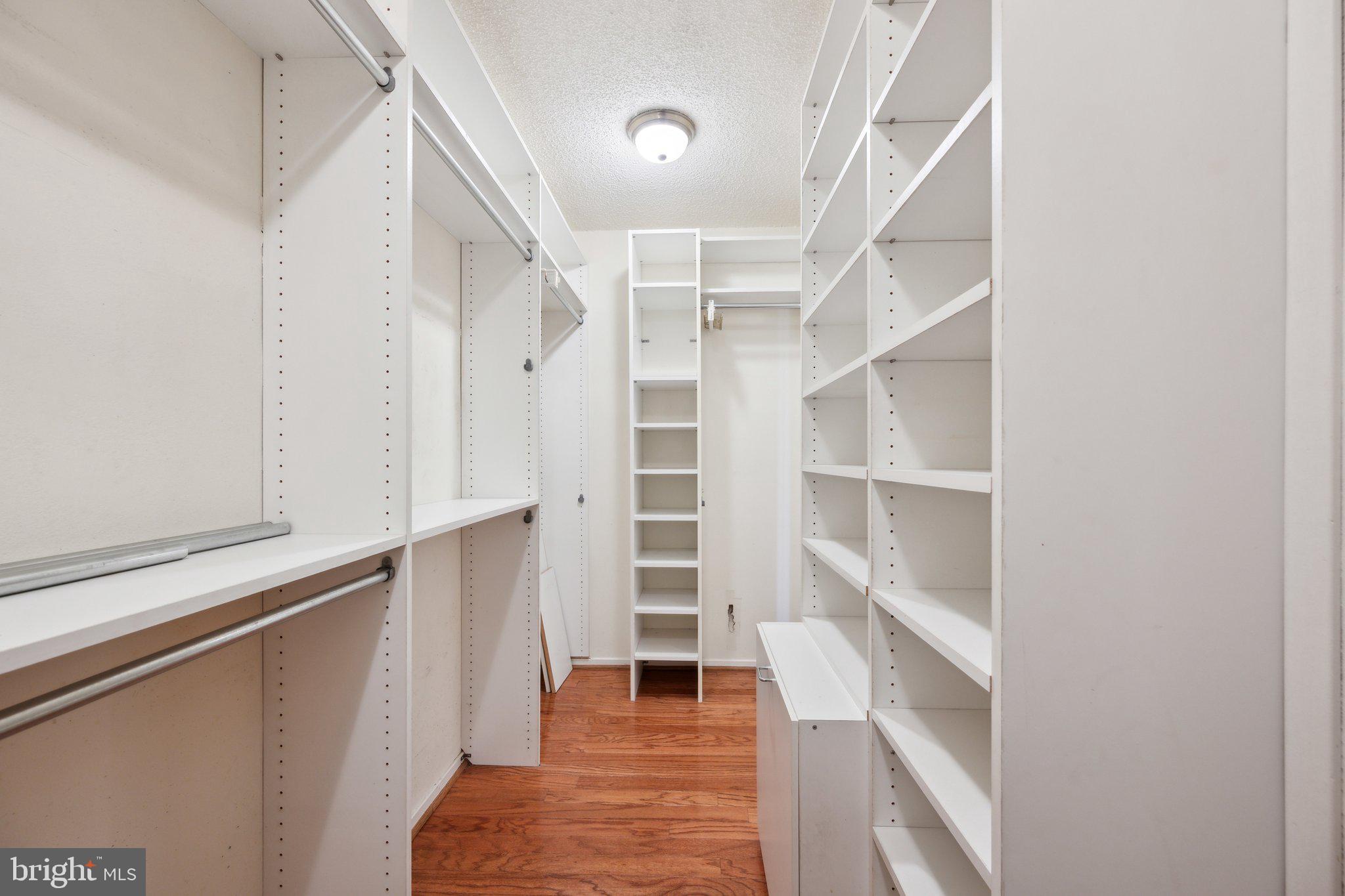 6101 Edsall Road, Unit 1408 Alexandria, VA 22304 - Photo 9 of 25 Primary Bedroom Closet