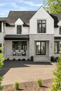 $2,995,900 | 18995 Maple Lane, Deephaven, MN 55331