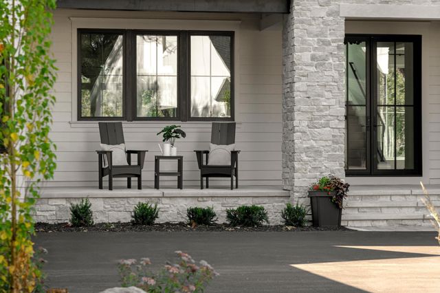 $2,995,900 | 18995 Maple Lane, Deephaven, MN 55331