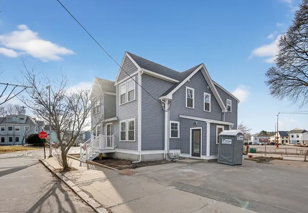 $2,400 | 371 Cabot Street, Unit 203, Beverly, MA 01915