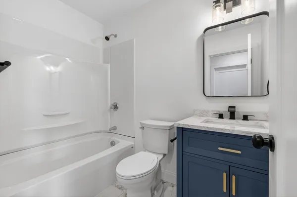 $2,400 | 371 Cabot Street, Unit 203, Beverly, MA 01915