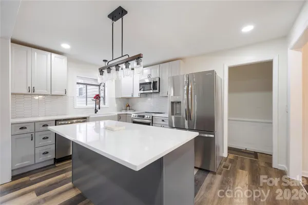 $569,900 | 203 Ewing Drive, Belmont, NC 28012