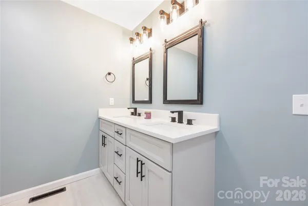 $569,900 | 203 Ewing Drive, Belmont, NC 28012