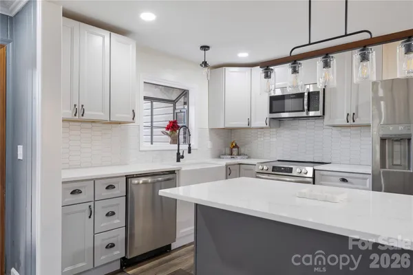 $569,900 | 203 Ewing Drive, Belmont, NC 28012