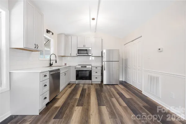 $569,900 | 203 Ewing Drive, Belmont, NC 28012