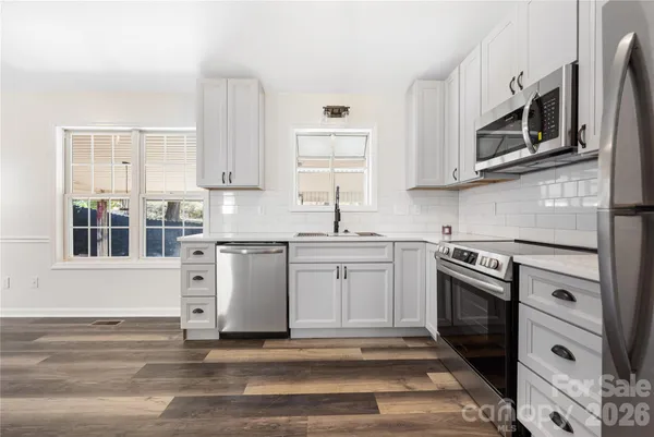 $569,900 | 203 Ewing Drive, Belmont, NC 28012