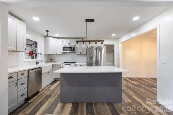 $569,900 | 203 Ewing Drive, Belmont, NC 28012