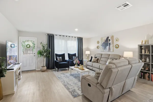 $1,920 | 14905 Dorset Wheel, San Antonio, TX 78254