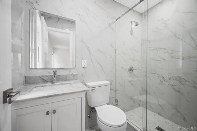 $6,800 | 26 Ravine Road, Great Neck, NY 11023