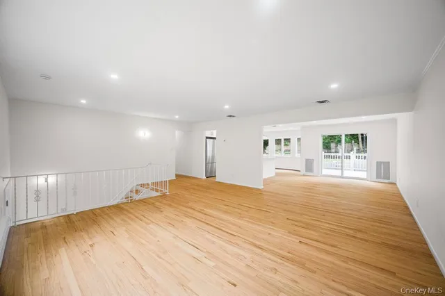 $6,800 | 26 Ravine Road, Great Neck, NY 11023