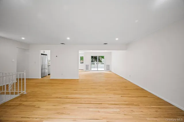 $6,800 | 26 Ravine Road, Great Neck, NY 11023