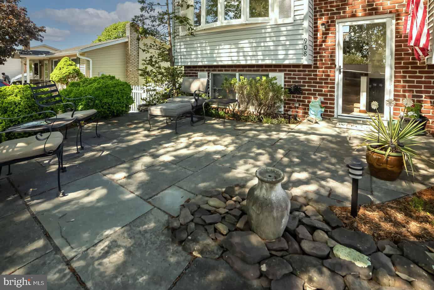 908 Horizon Road Mount Airy, MD 21771 - Photo 2 of 20 Exterior / Front / Patio Entrance
