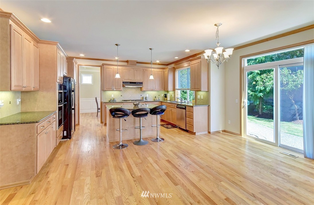 18719 36th Drive Southeast Bothell, WA 98012 - Photo 11 of 25 Gallery Image 11