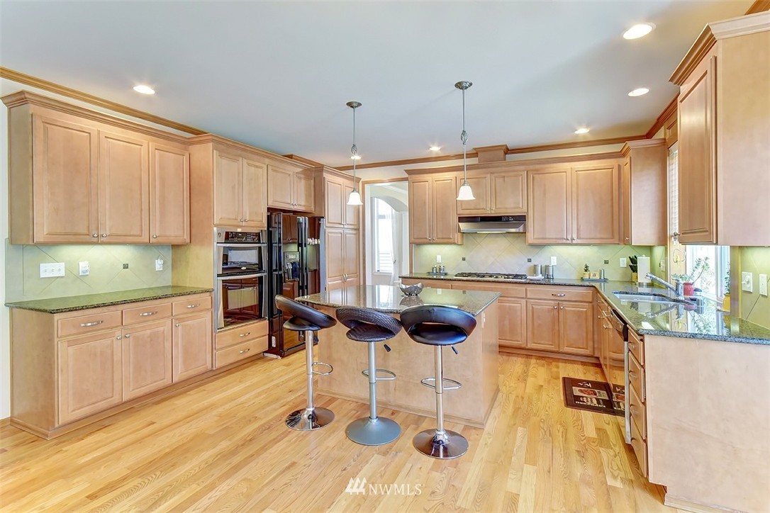 18719 36th Drive Southeast Bothell, WA 98012 - Photo 12 of 25 Gallery Image 12