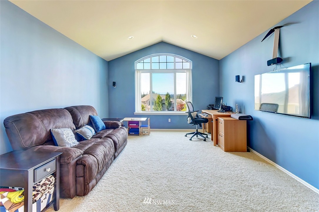18719 36th Drive Southeast Bothell, WA 98012 - Photo 19 of 25 Gallery Image 19
