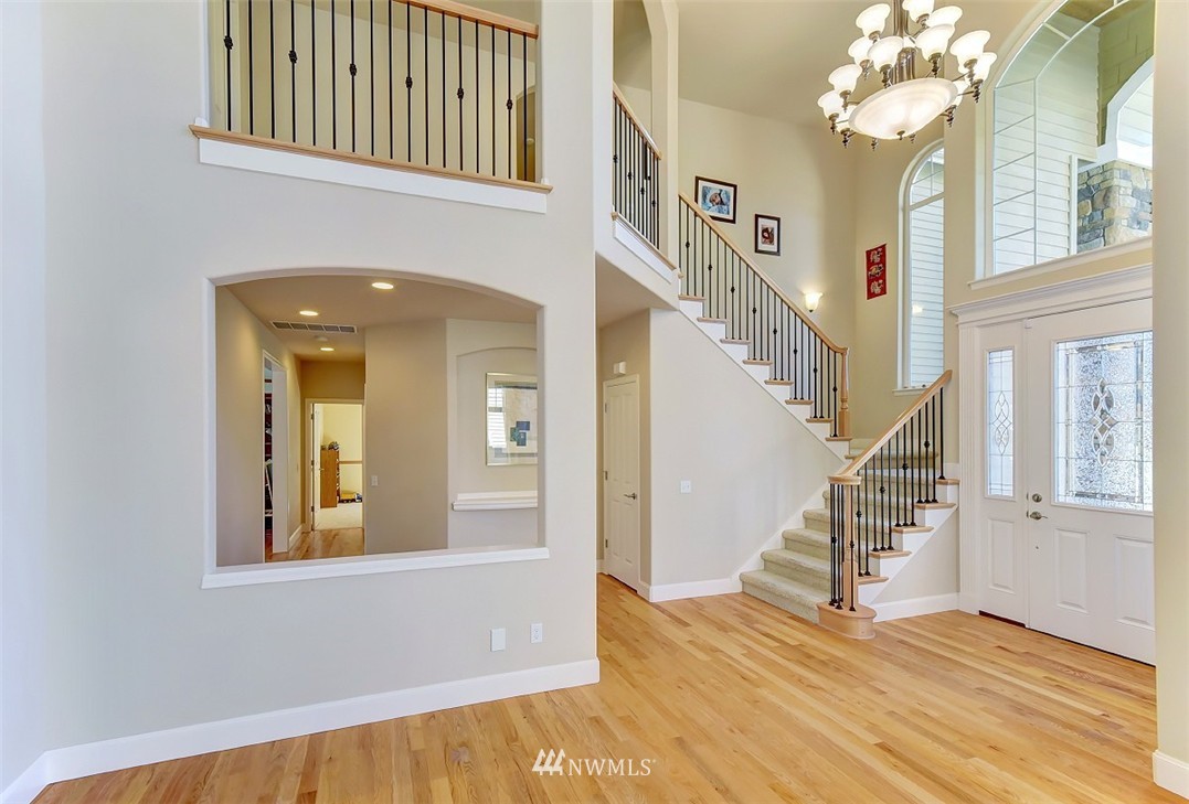 18719 36th Drive Southeast Bothell, WA 98012 - Photo 5 of 25 Gallery Image 5