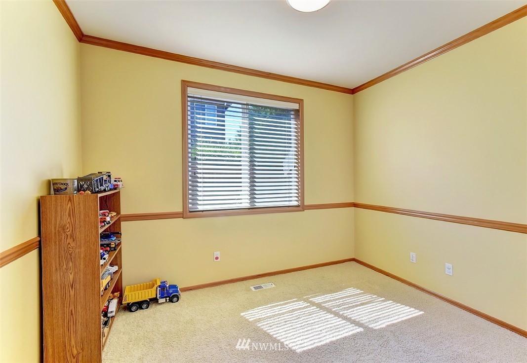 18719 36th Drive Southeast Bothell, WA 98012 - Photo 9 of 25 Gallery Image 9