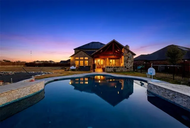 $730,000 | 411 Kinnerton Court, Midlothian, TX 76065